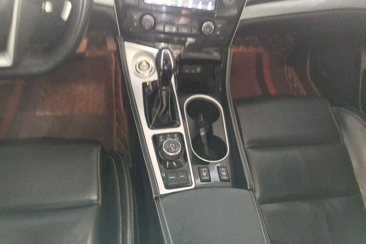 Used Nissan Maxima 2016 2.5L XL Luxury Edition Gear Lever