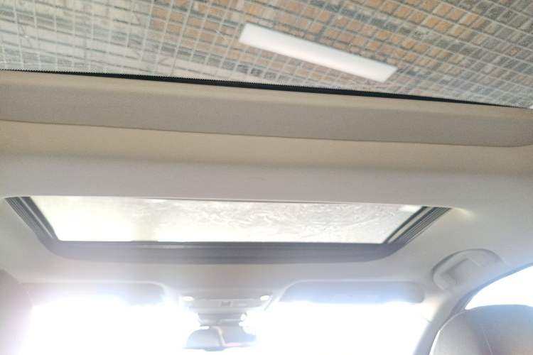 Used Nissan Maxima 2016 2.5L XL Luxury Edition Headliner