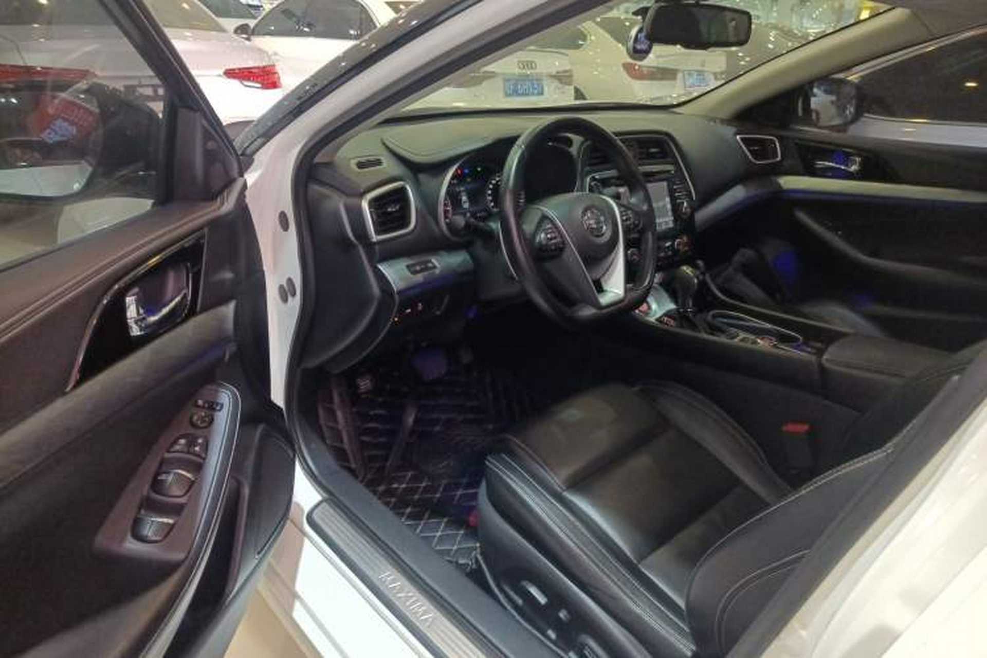 Used Nissan Maxima 2016 2.5L XL Luxury Edition Interior 3