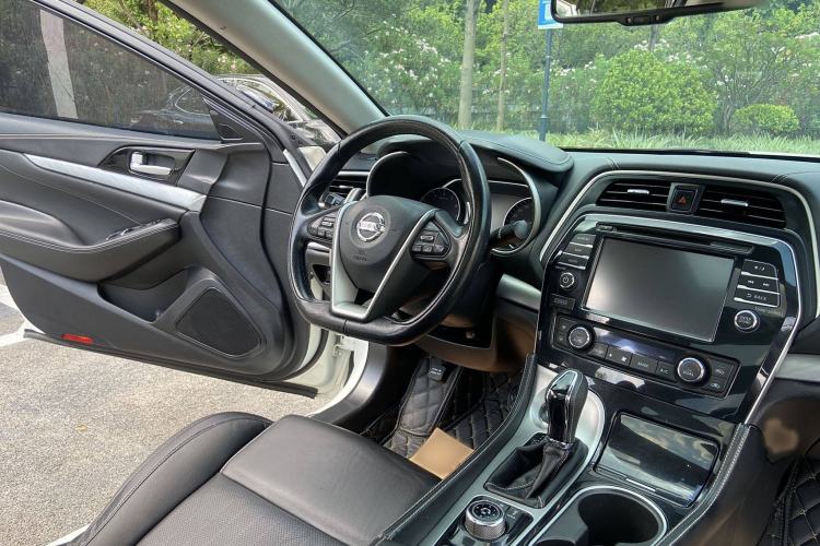 Used Nissan Maxima 2016 2.5L XL Luxury Edition Interior 3