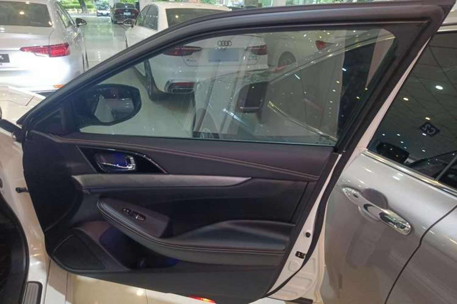 Used Nissan Maxima 2016 2.5L XL Luxury Edition Interior 5