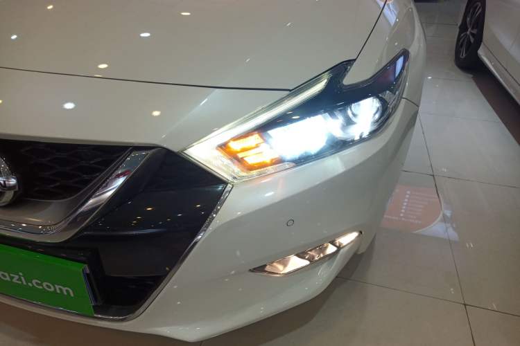 Used Nissan Maxima 2016 2.5L XL Luxury Edition Left Front Headlight