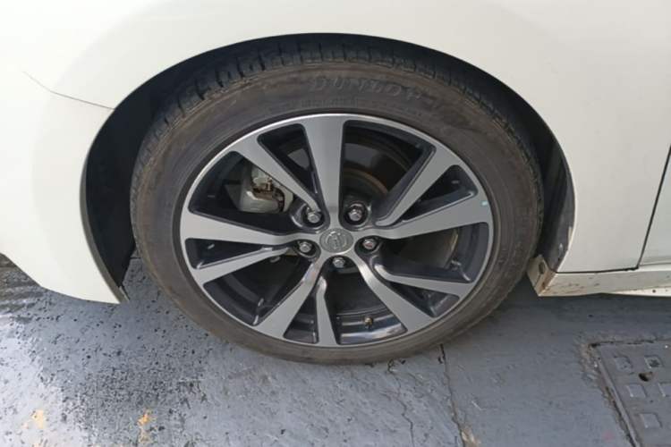 Used Nissan Maxima 2016 2.5L XL Luxury Edition Left Front Wheel Hub