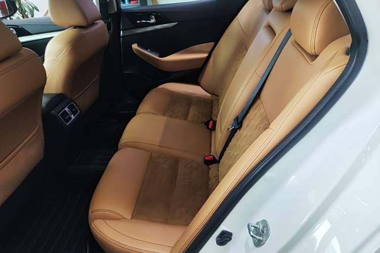 Used Nissan Maxima 2016 2.5L XV Ultimate Edition Left Rear Seat