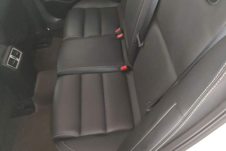 Used Nissan Maxima 2016 2.5L XL Luxury Edition Left Rear Seat