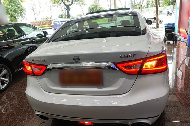 Used Nissan Maxima 2016 2.5L XV Ultimate Edition Rear