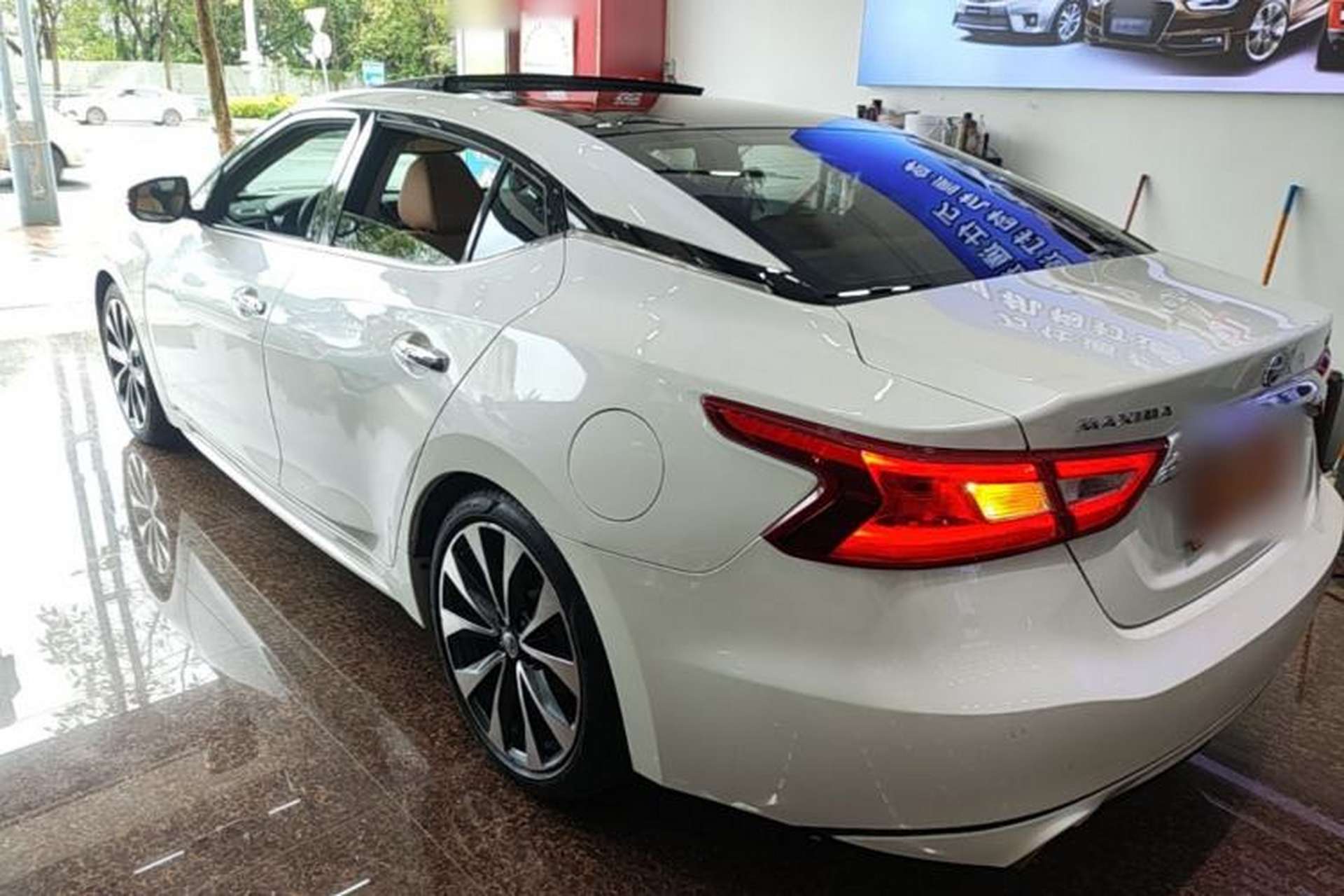 Used Nissan Maxima 2016 2.5L XV Ultimate Edition Rear Left 45 Deg