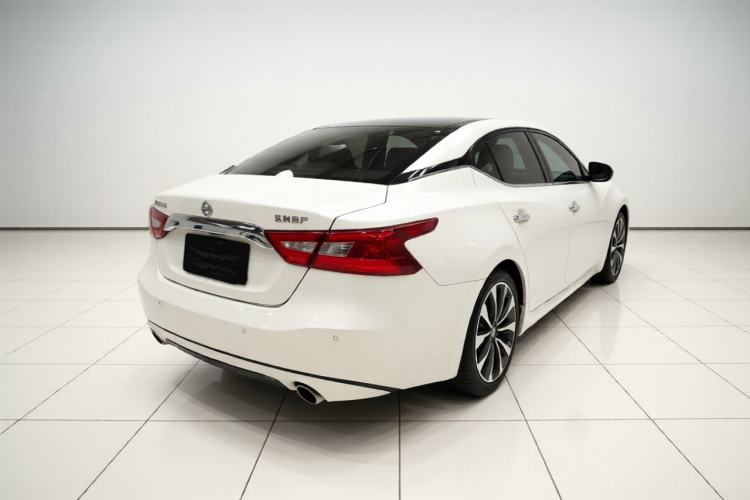 Used Nissan Maxima 2016 2.5L XV Ultimate Edition Rear Right 45 Deg
