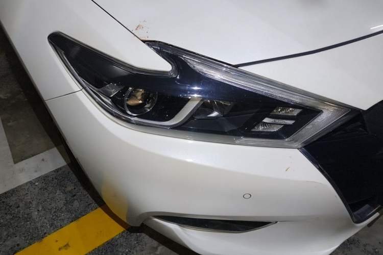 Used Nissan Maxima 2016 2.5L XV Ultimate Edition Right Front Headlight