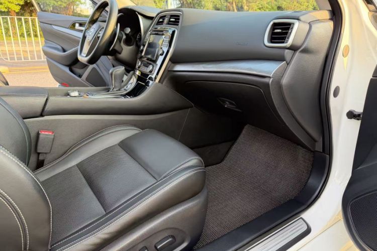 Used Nissan Maxima 2016 2.5L XL Luxury Edition Right Front Seat