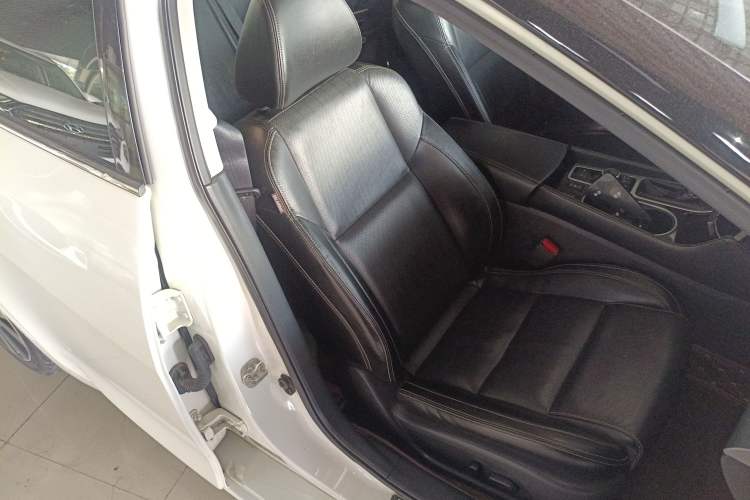 Used Nissan Maxima 2016 2.5L XL Luxury Edition Right Front Seat