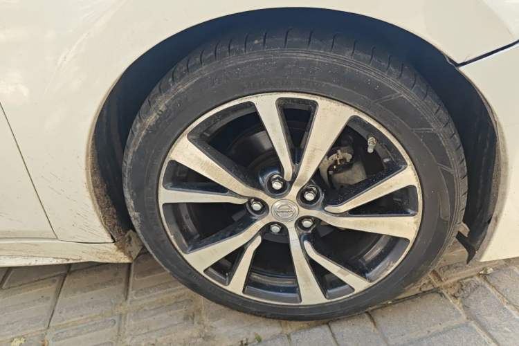 Used Nissan Maxima 2016 2.5L XL Luxury Edition Right Front Wheel Hub