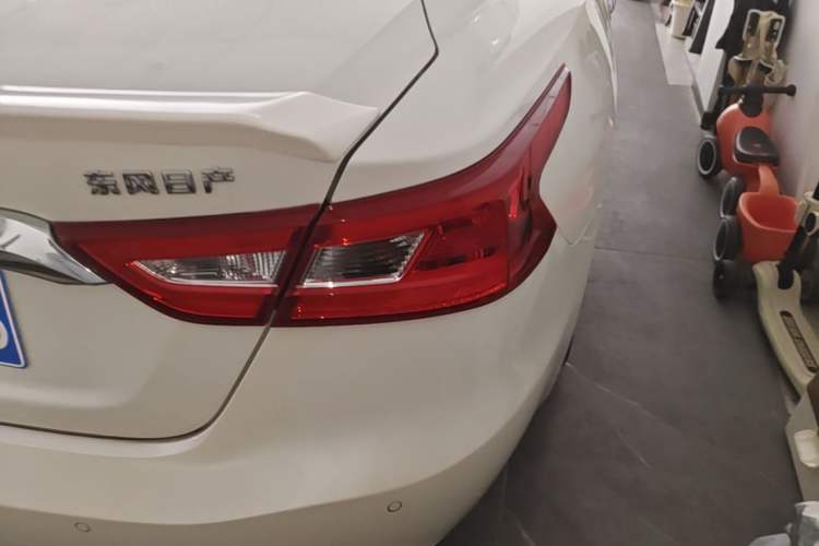 Used Nissan Maxima 2016 2.5L XL Luxury Edition Right Rear Taillight