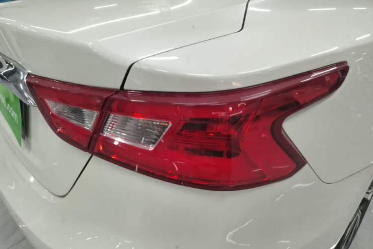 Used Nissan Maxima 2016 2.5L XL Luxury Edition Right Rear Taillight