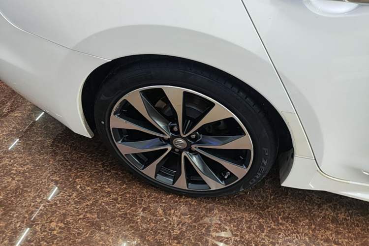 Used Nissan Maxima 2016 2.5L XV Ultimate Edition Right Rear Wheel Hub