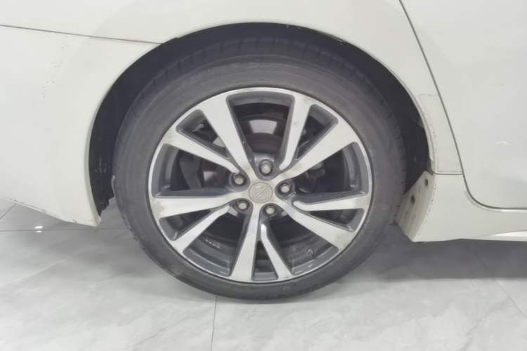 Used Nissan Maxima 2016 2.5L XL Luxury Edition Right Rear Wheel Hub