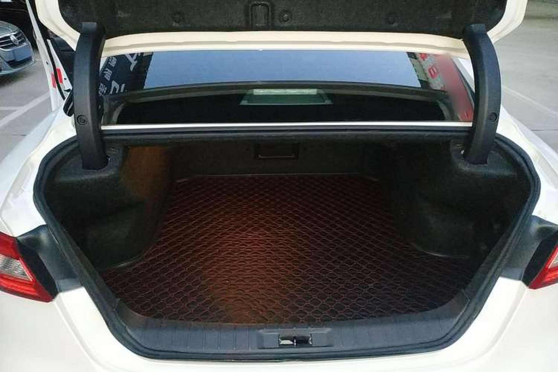 Used Nissan Maxima 2016 2.5L XL Luxury Edition Trunk