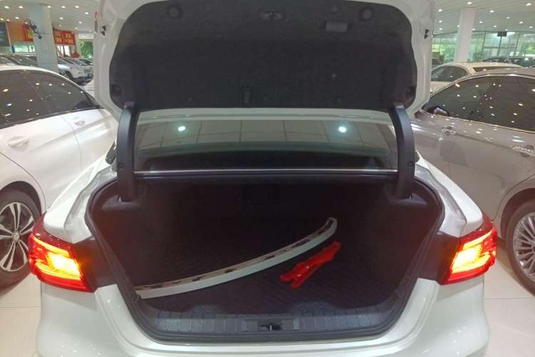 Used Nissan Maxima 2016 2.5L XL Luxury Edition Trunk