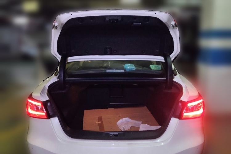 Used Nissan Maxima 2016 2.5L XL Luxury Edition Trunk