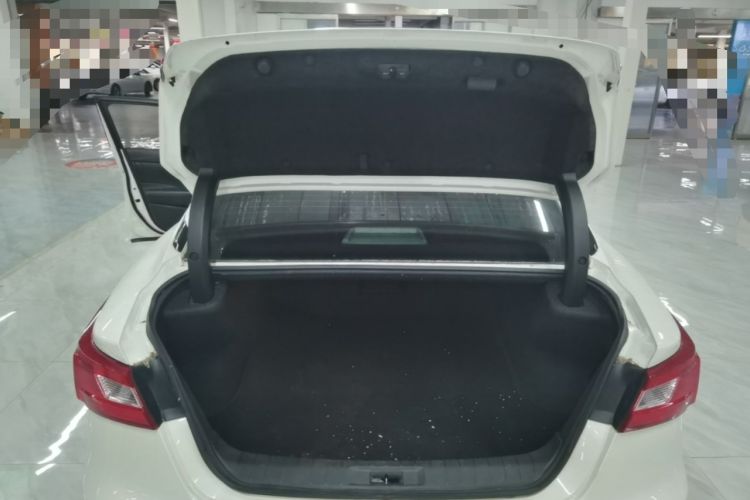 Used Nissan Maxima 2016 2.5L XL Luxury Edition Trunk