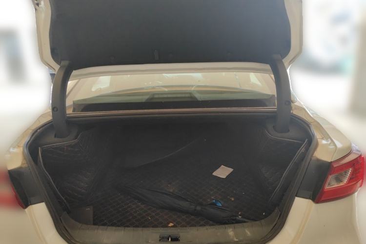 Used Nissan Maxima 2016 2.5L XL Luxury Edition Trunk