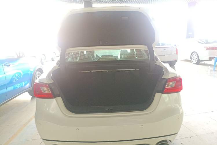 Used Nissan Maxima 2016 2.5L XL Luxury Edition Trunk