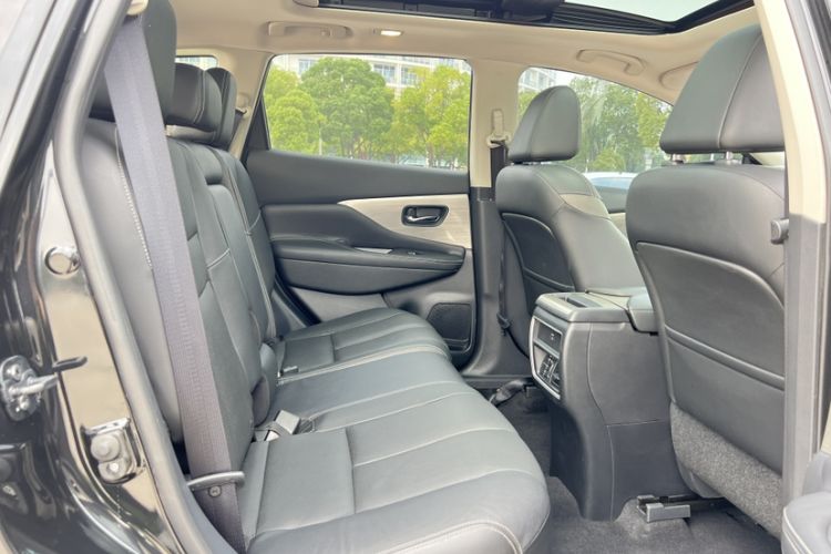 Used Nissan Murano 2017 2.5L XL Two-Wheel Drive Smart Edition Interior 2