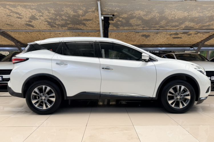 Used Nissan Murano 2019 2.5L XL Two-Wheel Drive Smart Connect Luxury Edition China VI Standard Exterior 5