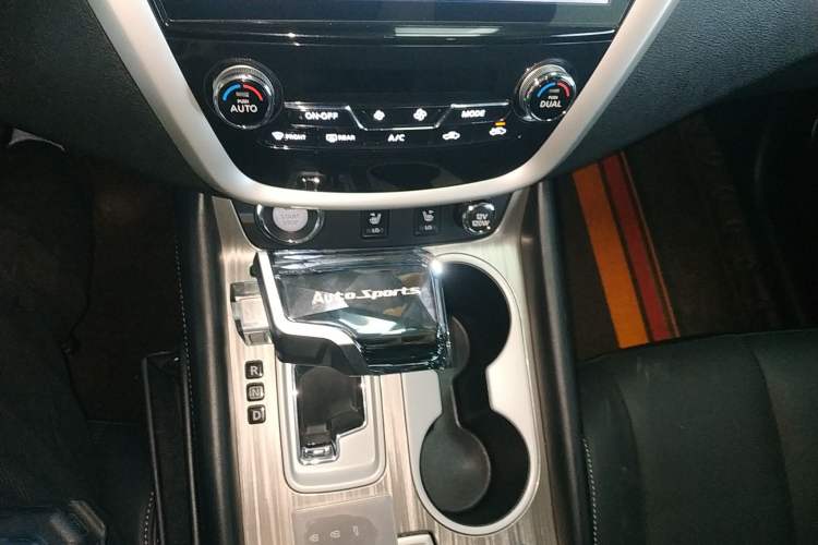 Used Nissan Murano 2021 2.5 S/C HEV XE Four-Wheel Drive Hybrid SmartConnect Prestige Edition Gear Lever