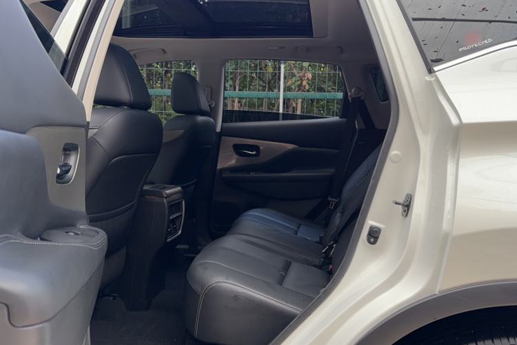Used Nissan Murano 2019 2.5L XL Two-Wheel Drive Smart Connect Luxury Edition China VI Standard Interior 1