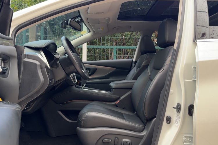 Used Nissan Murano 2019 2.5L XL Two-Wheel Drive Smart Connect Luxury Edition China VI Standard Interior 2