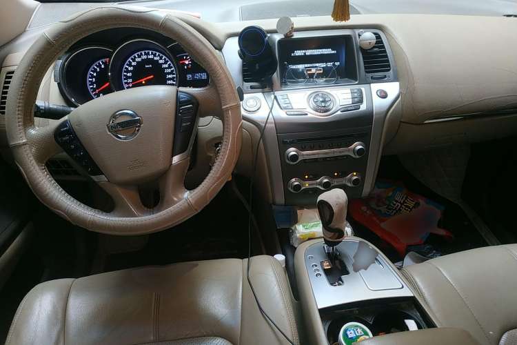 Used Nissan Murano 2011 3.5L CVT Center Console
