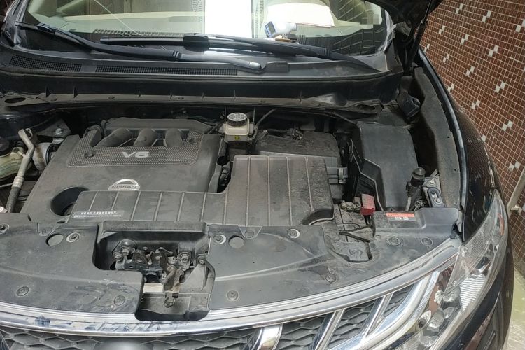 Used Nissan Murano 2011 3.5L CVT Engine Bay Left