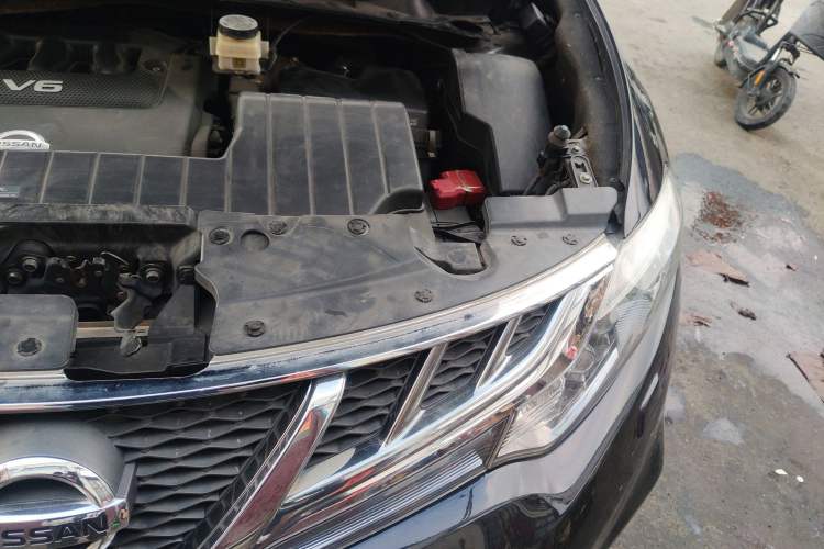 Used Nissan Murano 2011 3.5L CVT Engine Bay Left