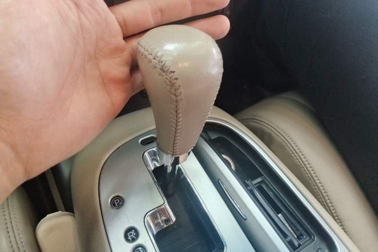 Used Nissan Murano 2011 3.5L CVT Gear Lever