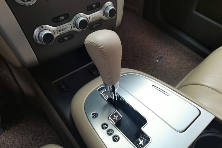 Used Nissan Murano 2011 3.5L CVT Gear Lever