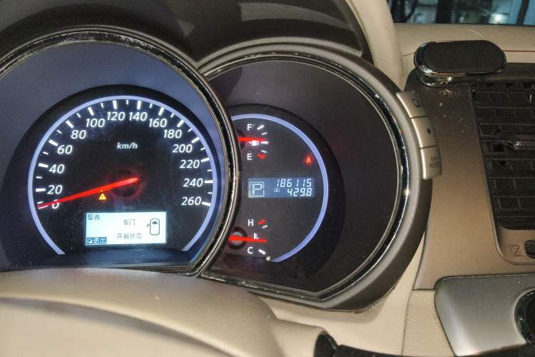 Used Nissan Murano 2011 3.5L CVT Odometer Close Up