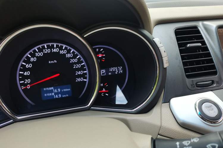 Used Nissan Murano 2011 3.5L CVT Odometer Close Up