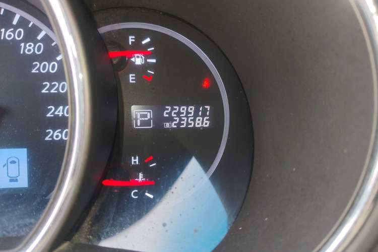 Used Nissan Murano 2011 3.5L CVT Odometer Close Up