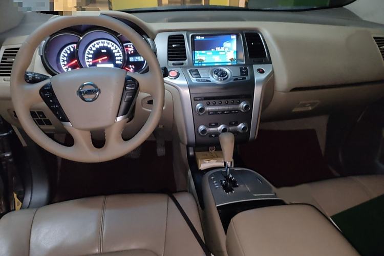 Used Nissan Murano 2011 3.5L CVT Interior 2