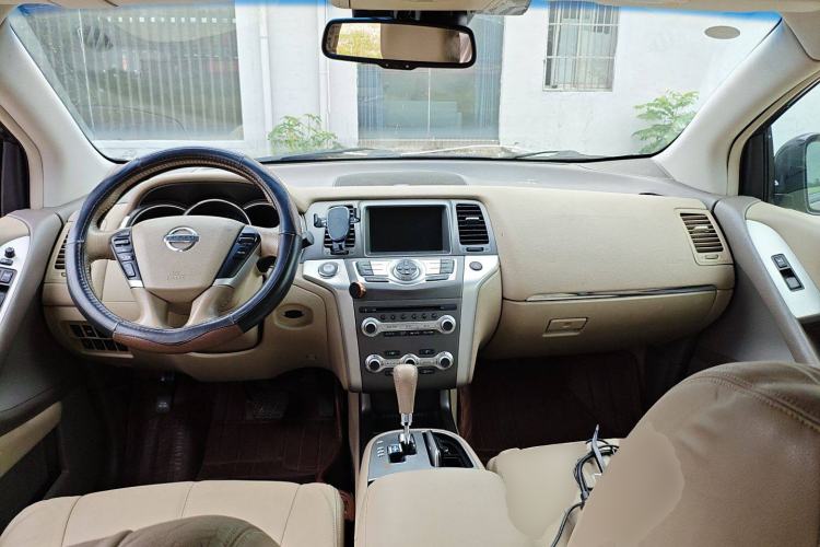Used Nissan Murano 2011 3.5L CVT Center Console
