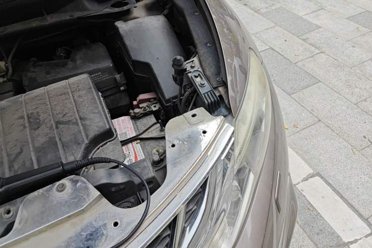 Used Nissan Murano 2011 3.5L CVT Engine Bay Left