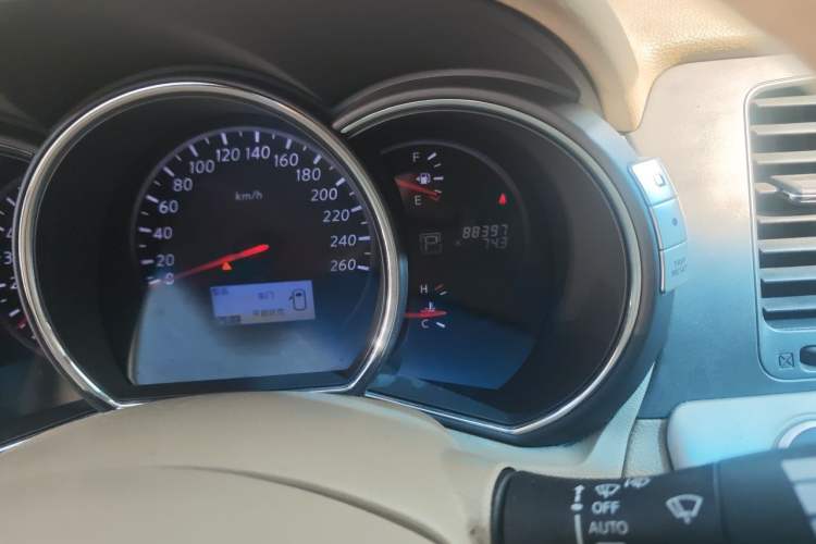 Used Nissan Murano 2011 3.5L CVT Odometer Close Up