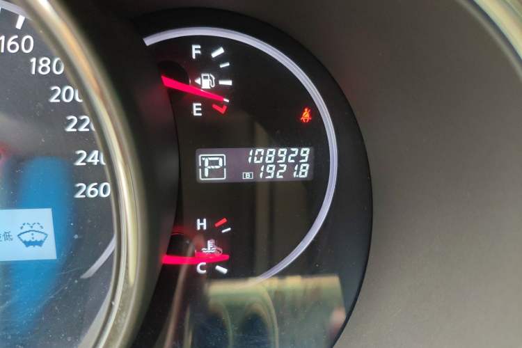 Used Nissan Murano 2011 3.5L CVT Odometer Close Up