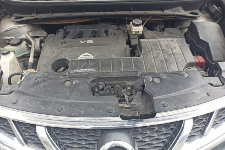 Used Nissan Murano 2011 3.5L CVT Engine Bay