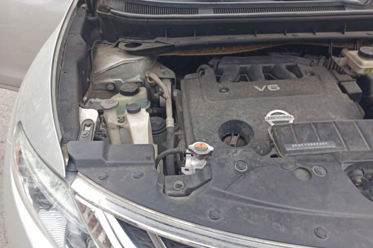 Used Nissan Murano 2011 3.5L CVT Engine Bay Right