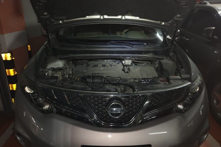 Used Nissan Murano 2011 3.5L CVT Engine Bay
