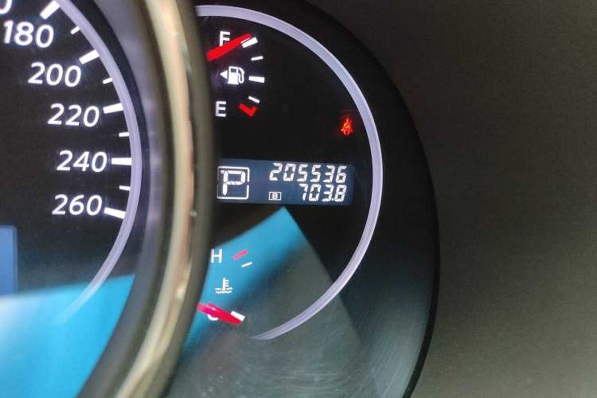 Used Nissan Murano 2011 3.5L CVT Odometer Close Up