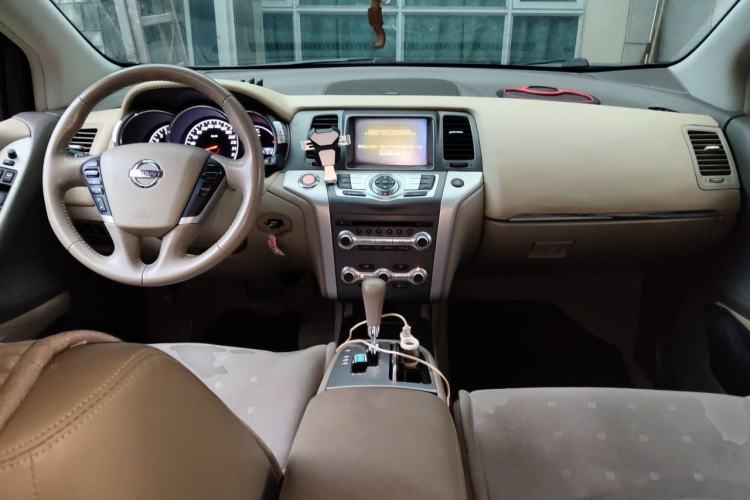 Used Nissan Murano 2011 3.5L CVT Center Console