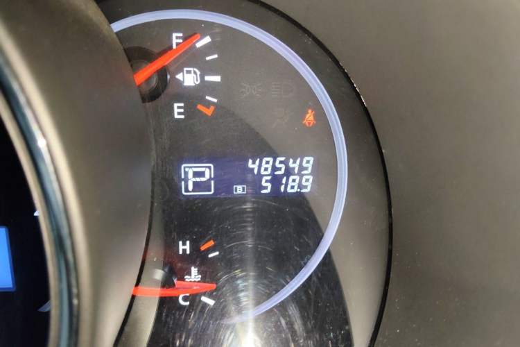 Used Nissan Murano 2011 3.5L CVT Odometer Close Up
